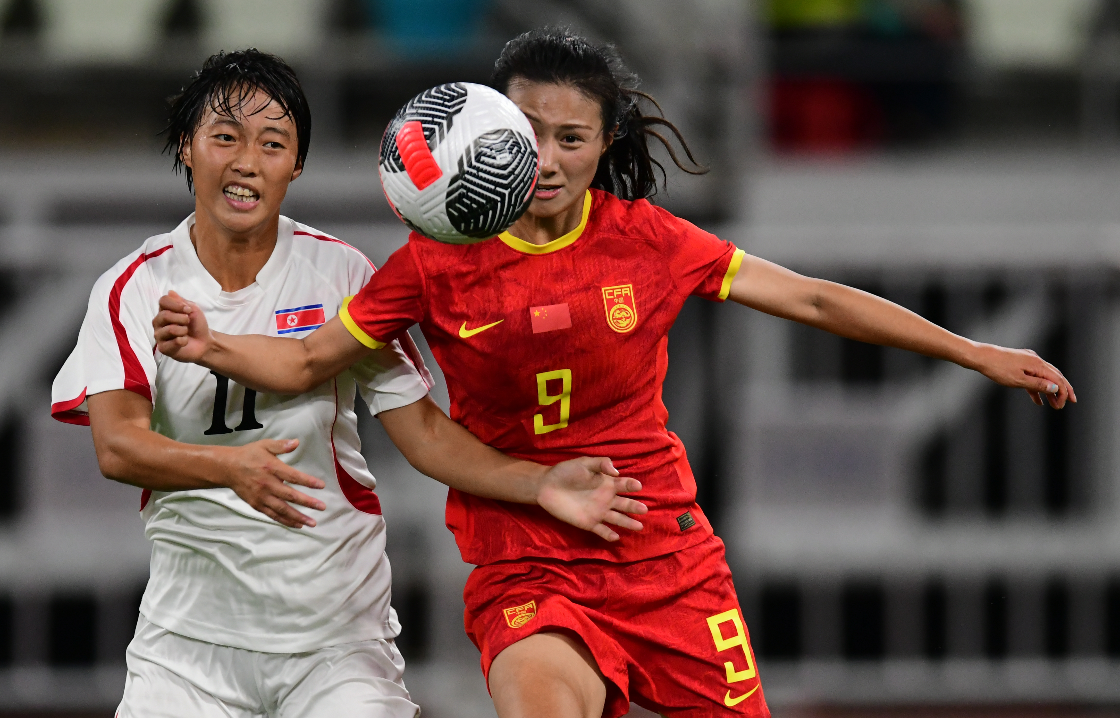 国际女足比赛中，中国队闪耀赛场