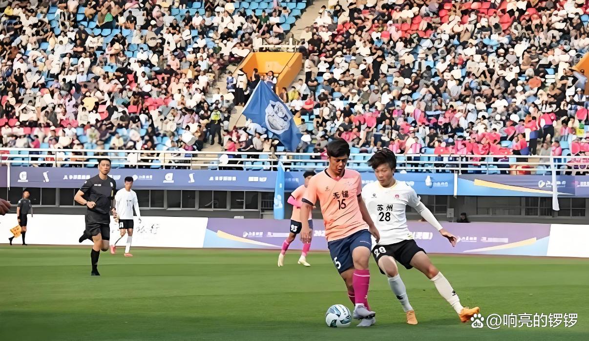 1xBit体育在线-中超球员投入草根联赛比赛，展现敬业态度的简单介绍